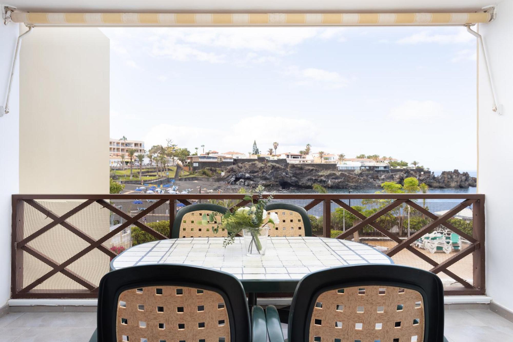 Home2book Seafront Of La Arena Apt, Pool