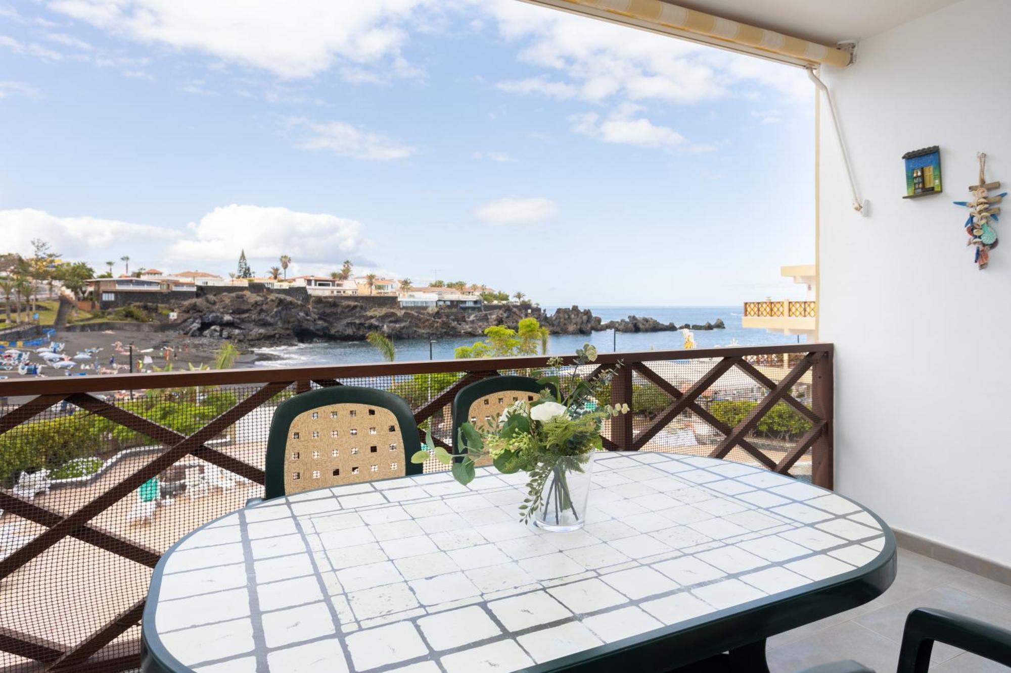 Home2book Seafront Of La Arena Apt, Pool * Puerto de Santiago (Tenerife)