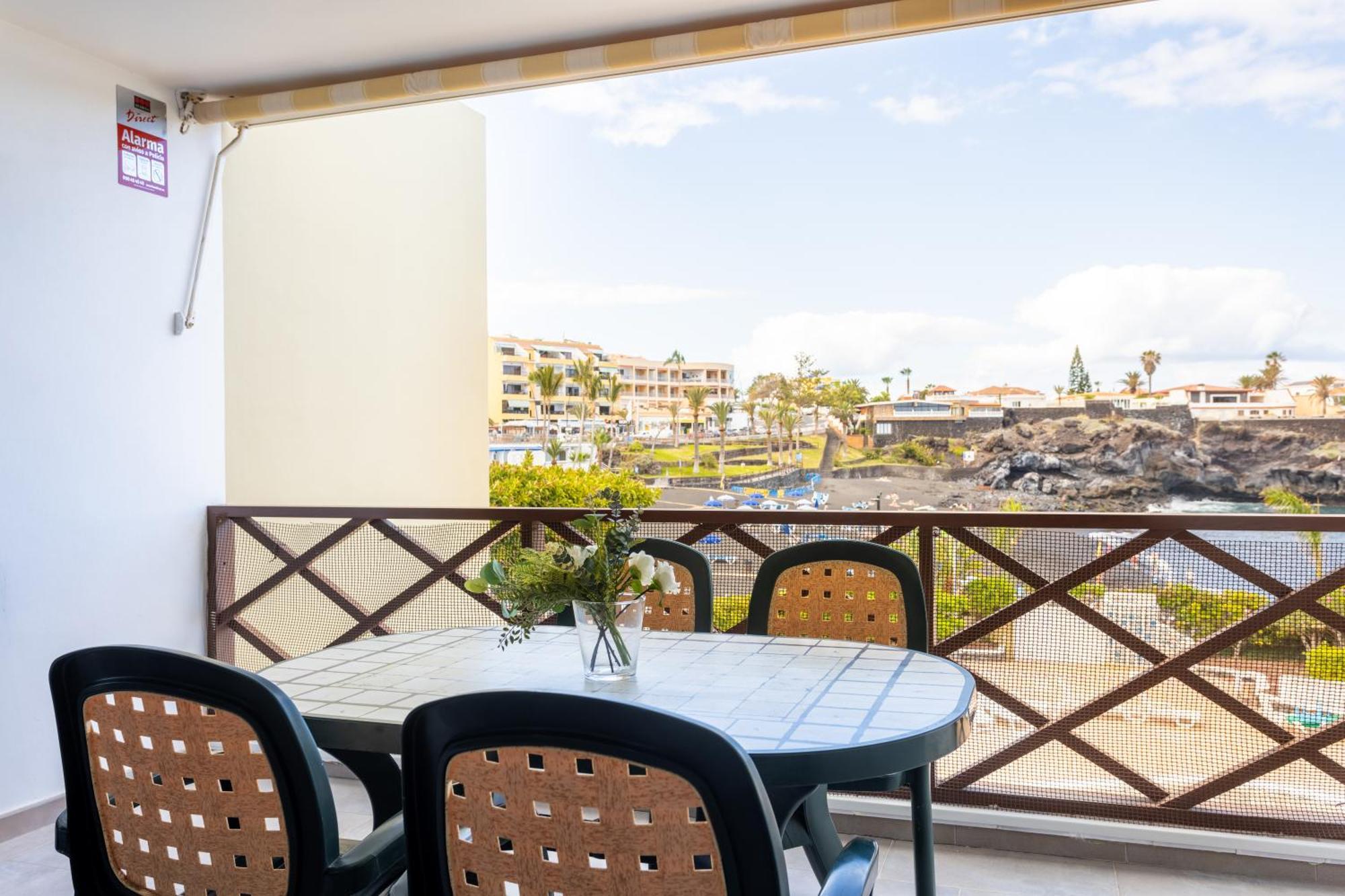 Home2book Seafront Of La Arena Apt, Pool Apartment Puerto de Santiago (Tenerife)